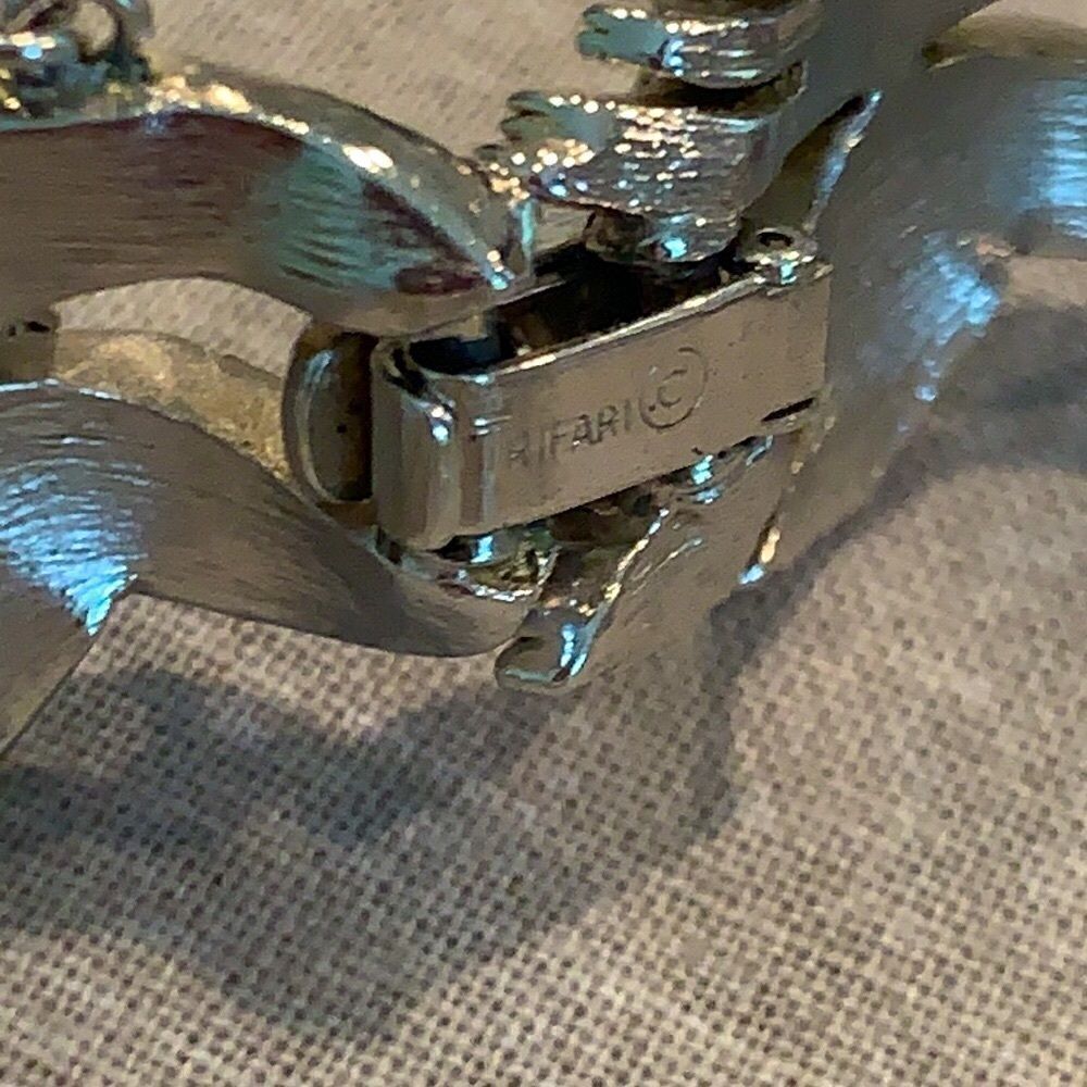 Trifari faux pearl silver bracelet - Picture 4 of 4